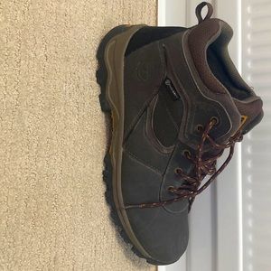 I'm selling a used Timberland Boys Hiking shoes